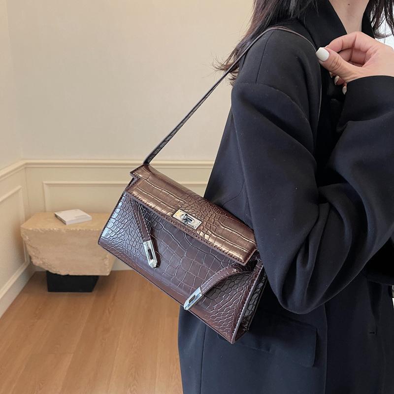 Chateau Clutch